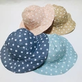 Children's polka-dot basin hat sun hat full figure