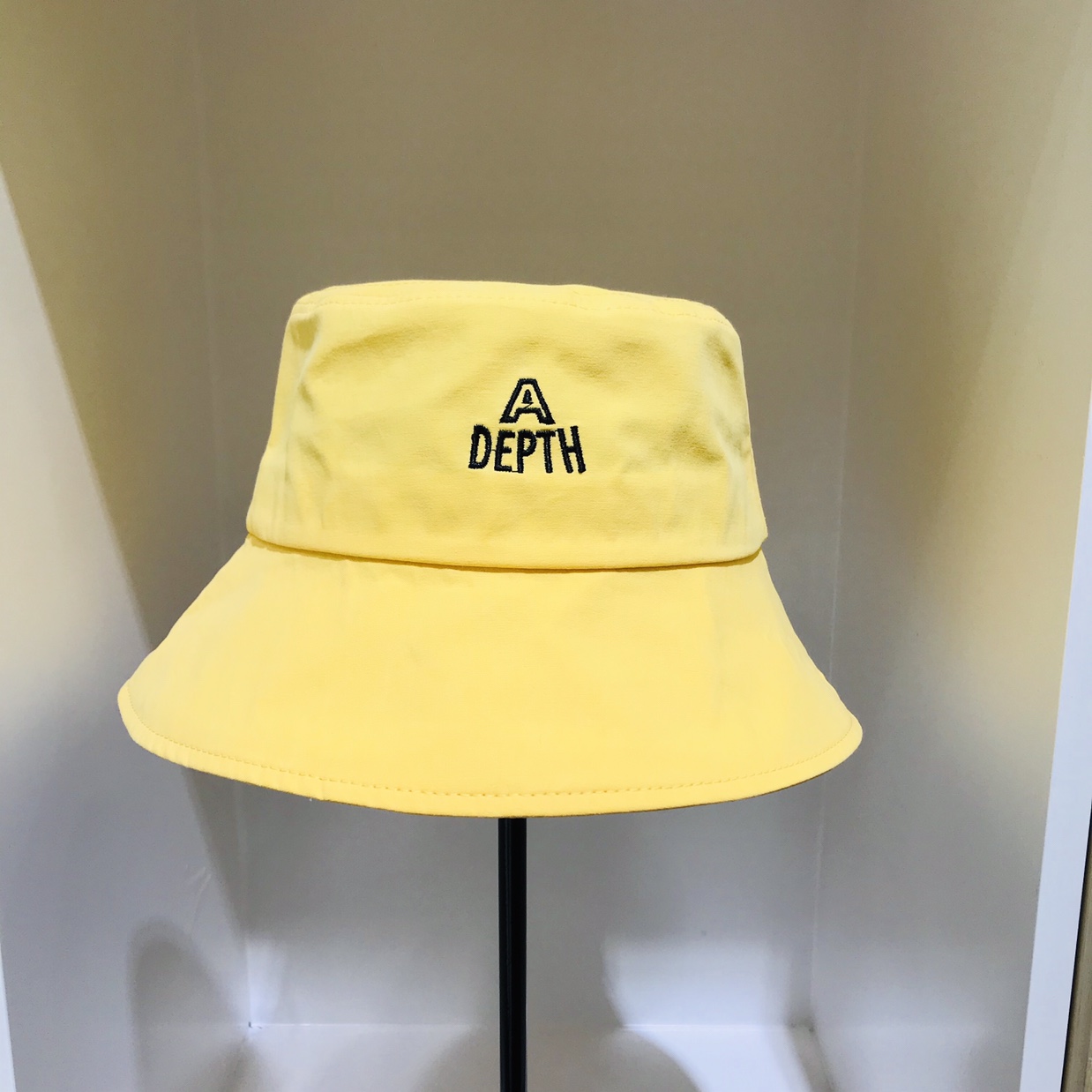 Fashion trend alphabet joker fisherman hat Application Scenario