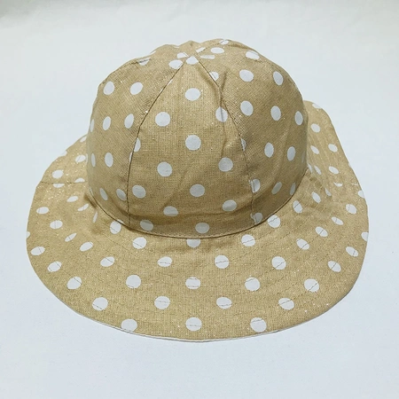 Children's polka-dot basin hat sun hat Application Scenario